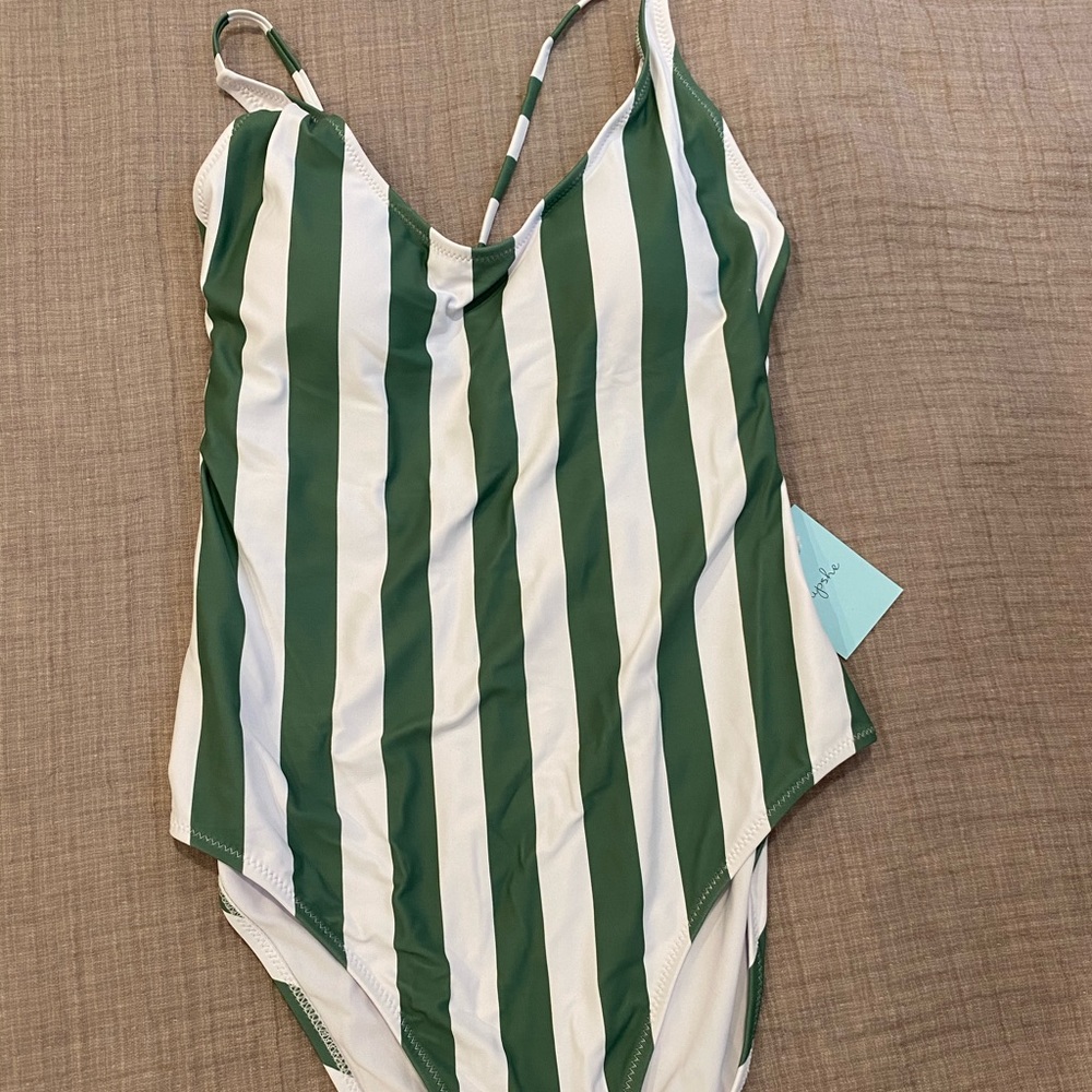 Cupshe one piece bathing suit.